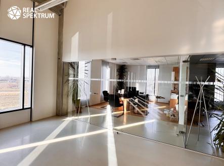 Pronájem kanceláře, 464 m²