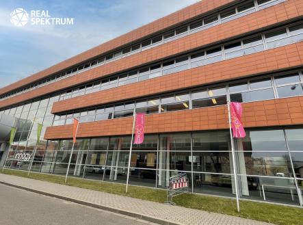 Pronájem kanceláře, 450 m²