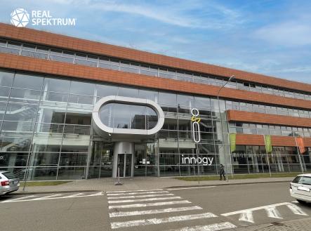 Pronájem kanceláře, 450 m²