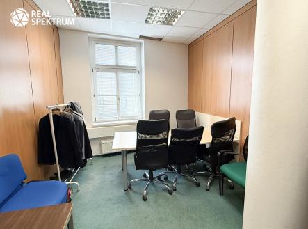 Pronájem kanceláře, 227 m²