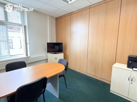 Pronájem kanceláře, 227 m²