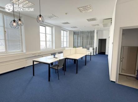 Pronájem - kanceláře, 149 m²