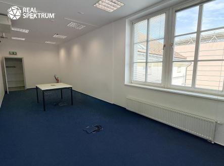 Pronájem - kanceláře, 149 m²