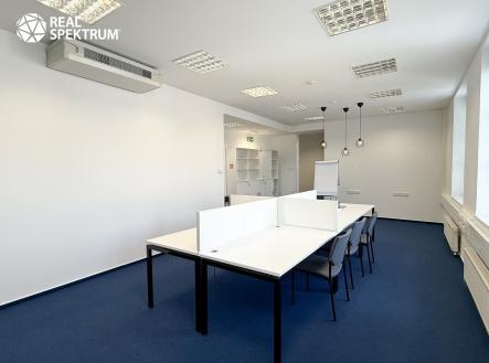 Pronájem kanceláře, 149 m²