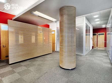 Pronájem kanceláře, 247 m²