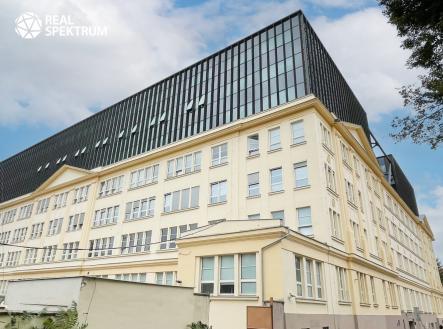 Pronájem kanceláře, 475 m²