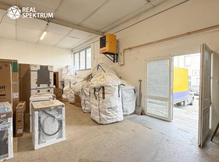 Pronájem - komerční objekt, sklad, 272 m²