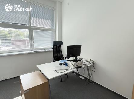 Pronájem kanceláře, 54 m²
