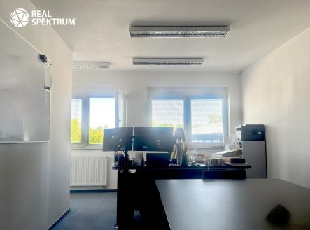 Pronájem komerčního objektu, sklad, 1 000 m²