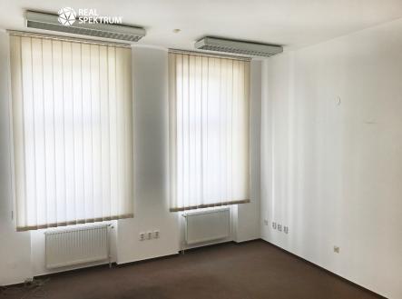 Pronájem kanceláře, 90 m²