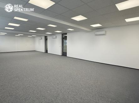 Pronájem kanceláře, 104 m²
