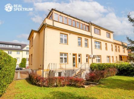 Pronájem kanceláře, 437 m²