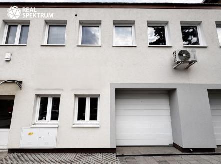 Pronájem obchodní prostor, 50 m²