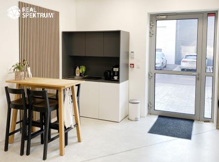 Pronájem kanceláře, 140 m²