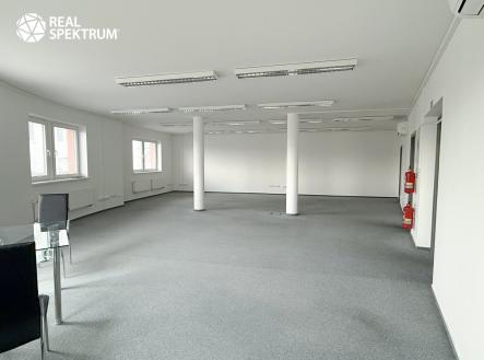 Pronájem kanceláře, 100 m²