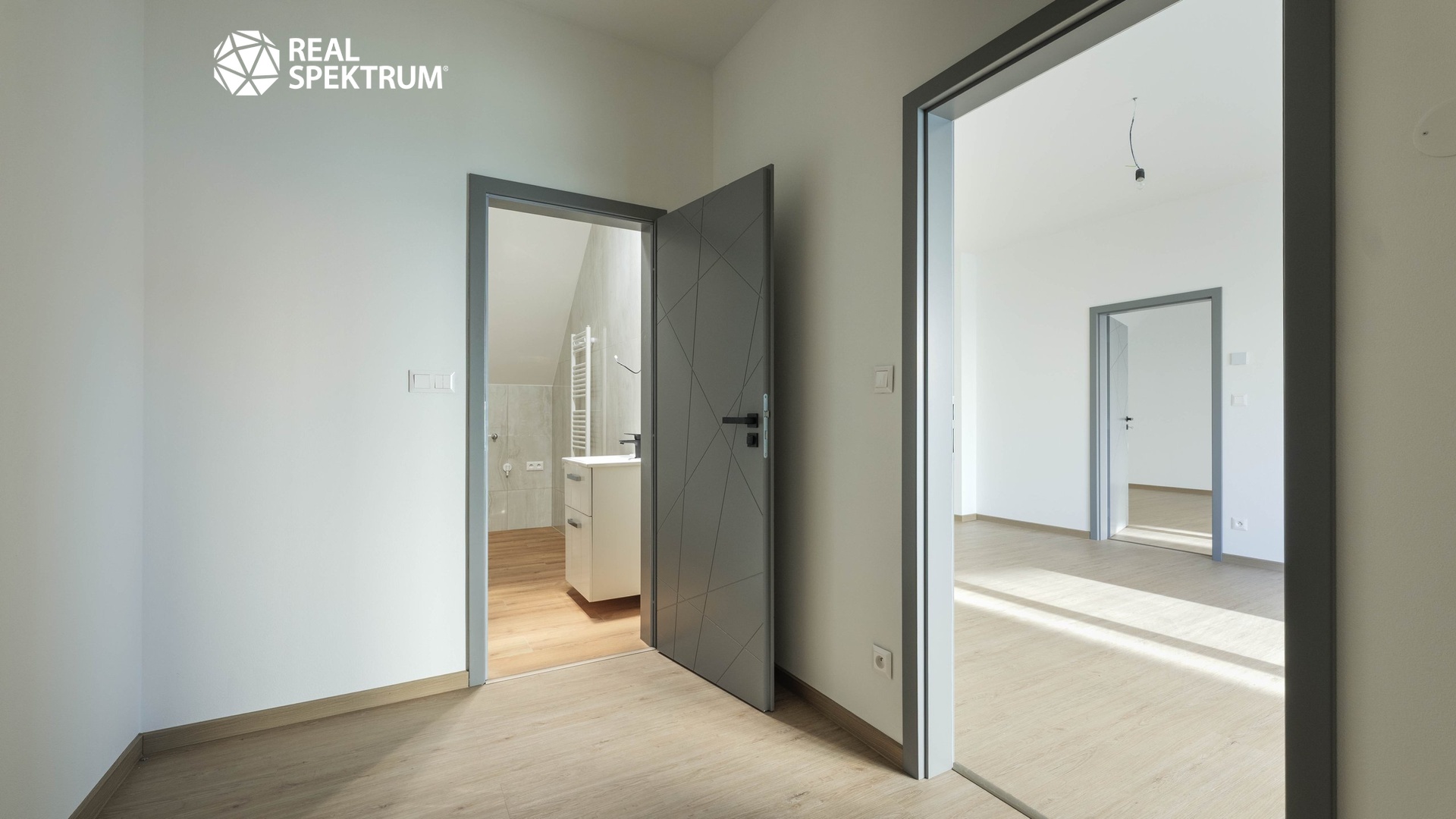 RS I FAM. NAMESTI-41