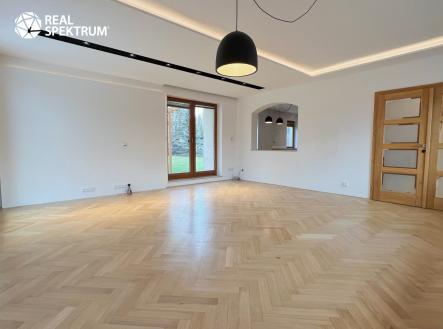 Pronájem domu/vily, 200 m²