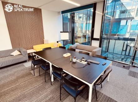 Pronájem kanceláře, 403 m²