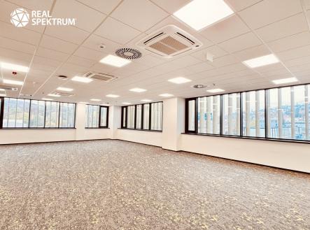 Pronájem kanceláře, 419 m²