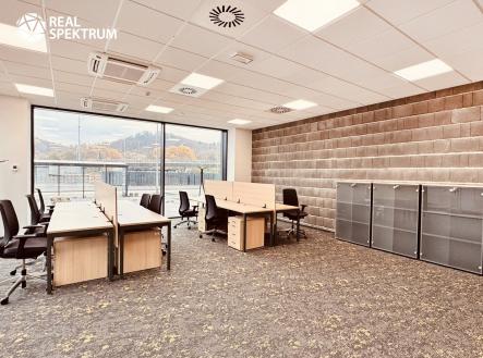 Pronájem kanceláře, 297 m²