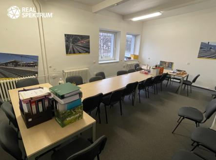 Pronájem kanceláře, 90 m²