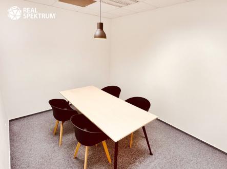 Pronájem kanceláře, 136 m²