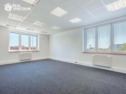 Pronájem kanceláře, 684 m²