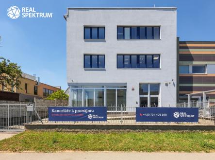 Pronájem kanceláře, 684 m²