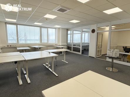 Pronájem kanceláře, 119 m²