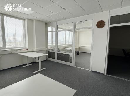 Pronájem kanceláře, 119 m²