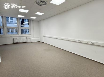 Pronájem kanceláře, 137 m²
