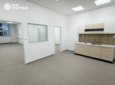 Pronájem kanceláře, 147 m²