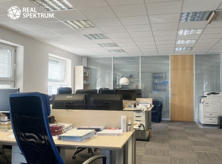 Pronájem komerčního objektu, sklad, 950 m²