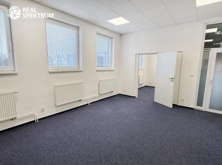 Pronájem kanceláře, 70 m²