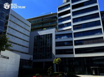 Pronájem kanceláře, 263 m²