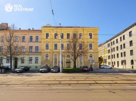 Pronájem kanceláře, 307 m²