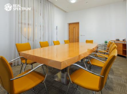 Pronájem kanceláře, 366 m²