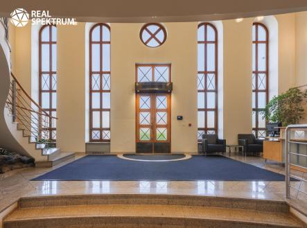 Pronájem kanceláře, 331 m²