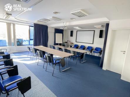 Pronájem obchodní prostor, 427 m² obrázek