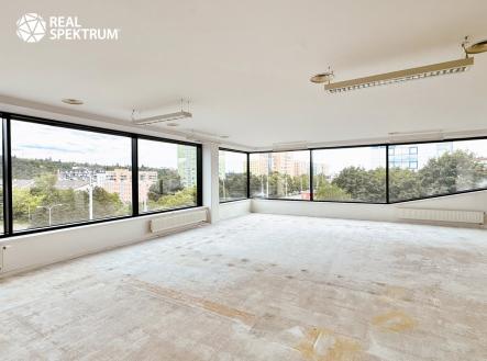 Pronájem kanceláře, 427 m²