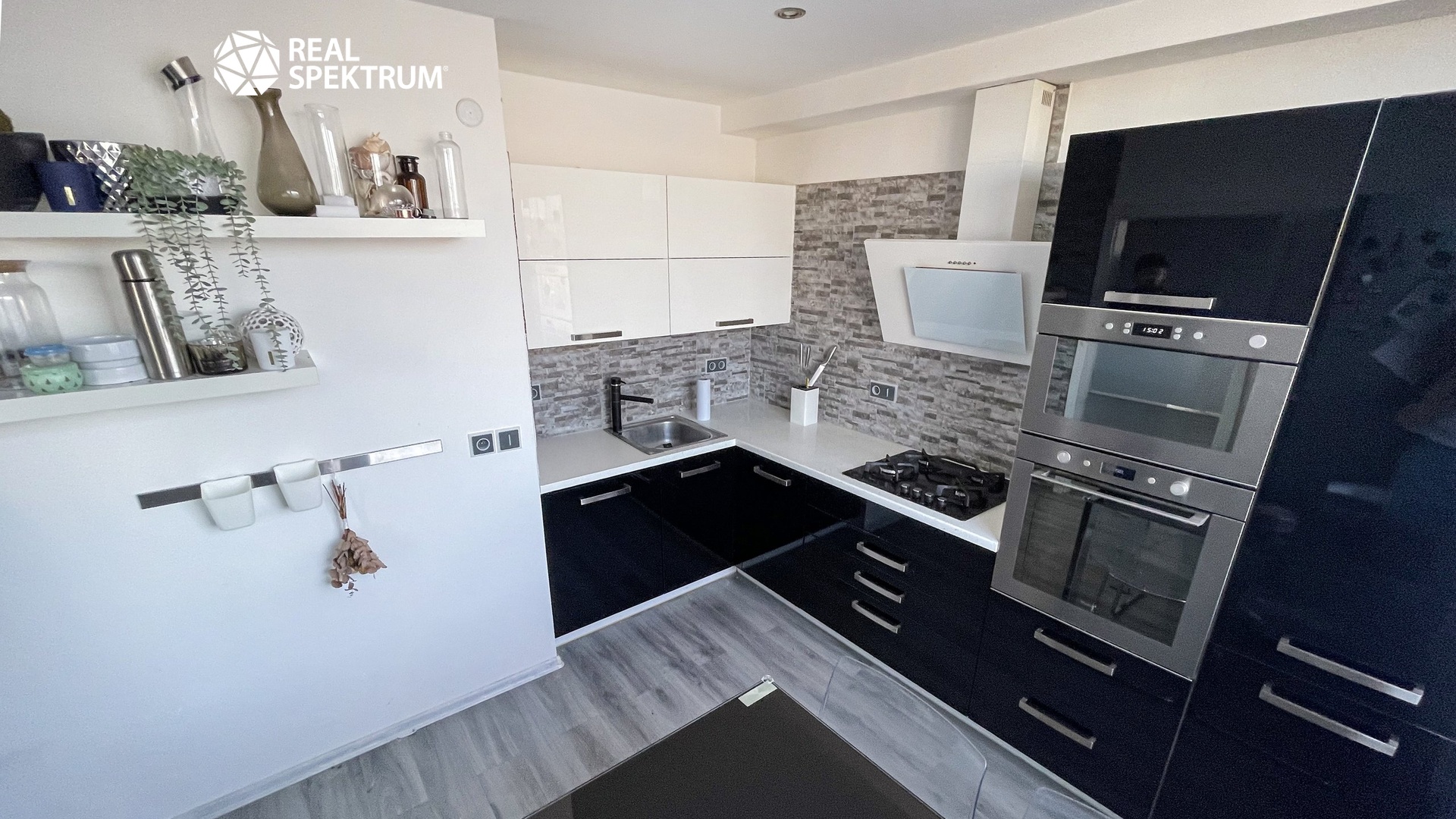 RS I pronájem - byt Komárov (3)