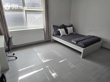 Pronájem bytu, 1+kk, 32 m²