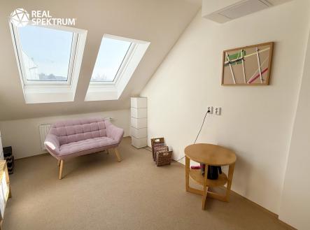 Pronájem kanceláře, 72 m²