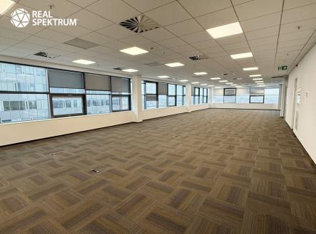 Pronájem kanceláře, 240 m²