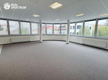 Pronájem kanceláře, 100 m²