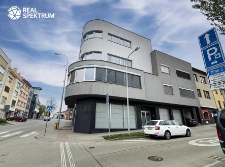 Pronájem kanceláře, 100 m²