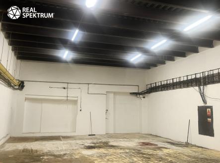Pronájem komerčního objektu, výroba, 698 m²