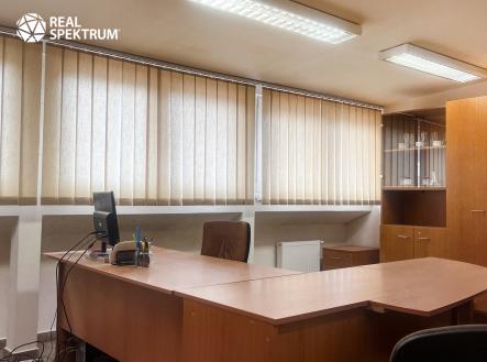 Pronájem komerčního objektu, výroba, 698 m²