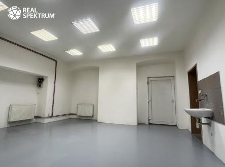 Pronájem komerčního objektu, výroba, 698 m²