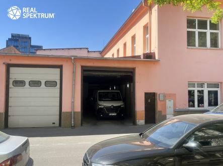 Pronájem komerčního objektu, výroba, 698 m²
